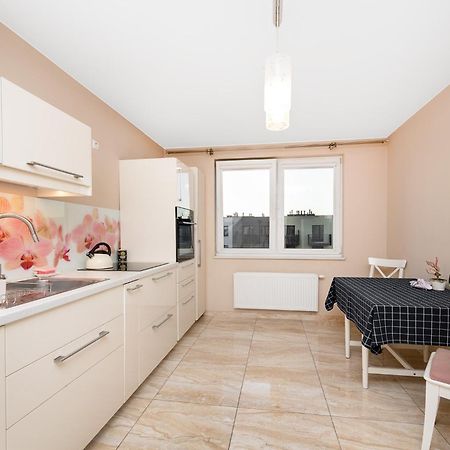 Cozy Corner: Apartment With Wifi And Private Balcony Wroclaw Exterior photo