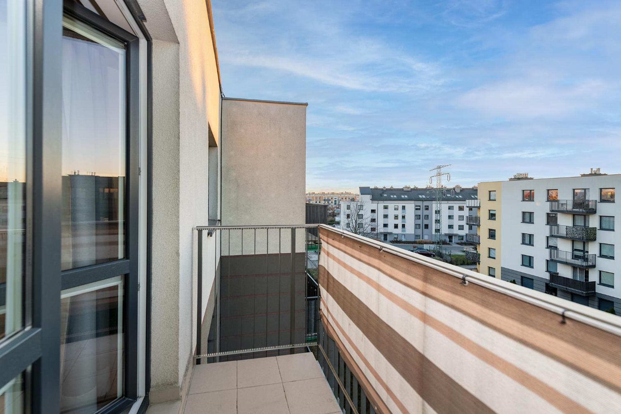 Cozy Corner: Apartment With Wifi And Private Balcony Wroclaw Exterior photo